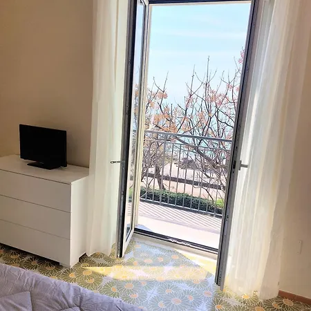 לינה וארוחת בוקר Paradiso 3*