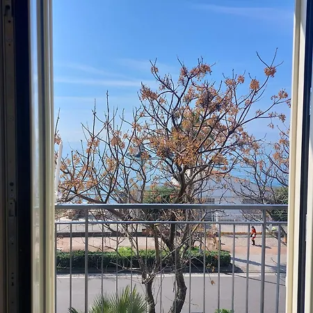 לינה וארוחת בוקר Paradiso סלרנו